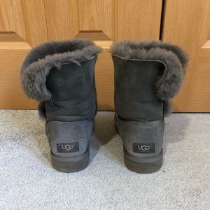 Size 8 Gray Bailey Button UGG Boots